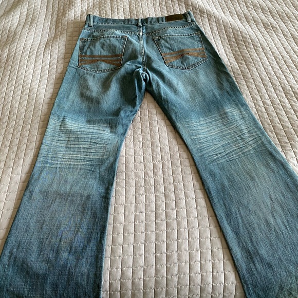 Men’s Express Distressed Kingston Jeans - Picture 5 of 8